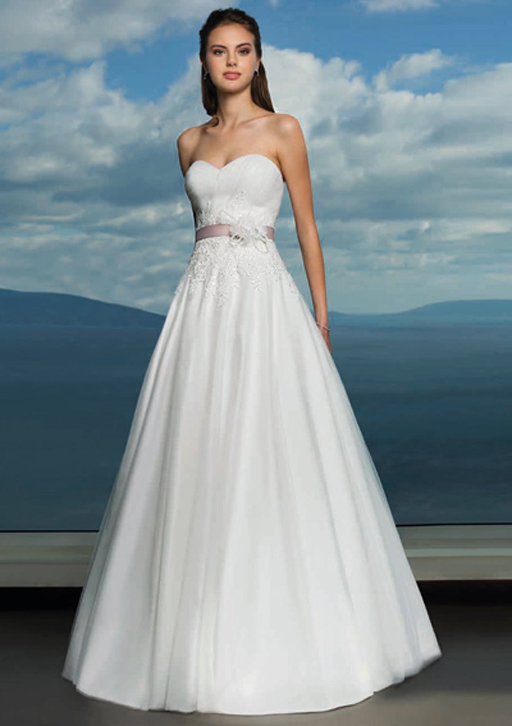Amelle – Brautkleid für romantische Bräute