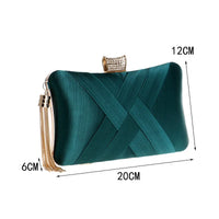 Elegante Satin Clutch mit Diamanten