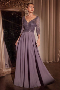 Casey – Abendkleid mit V-Ausschnitt & Chiffon Eleganz