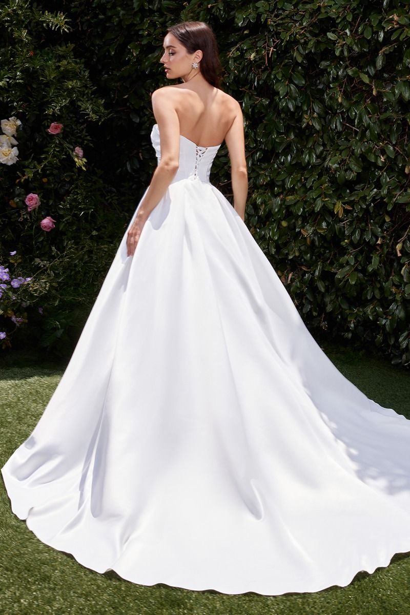 Brautkleid Helena – Luxuriöses Satin-Ballkleid